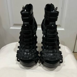 BCBG Generation Women BG Cemma Dress Sandal Black Leather Strappy 4" Heel 51/2